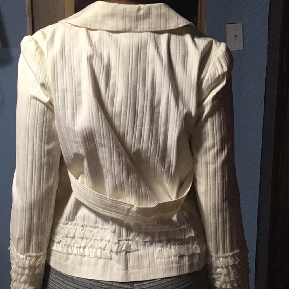 Marc Jacobs white jacket ( I’m Negotiable) - Picture 7 of 8